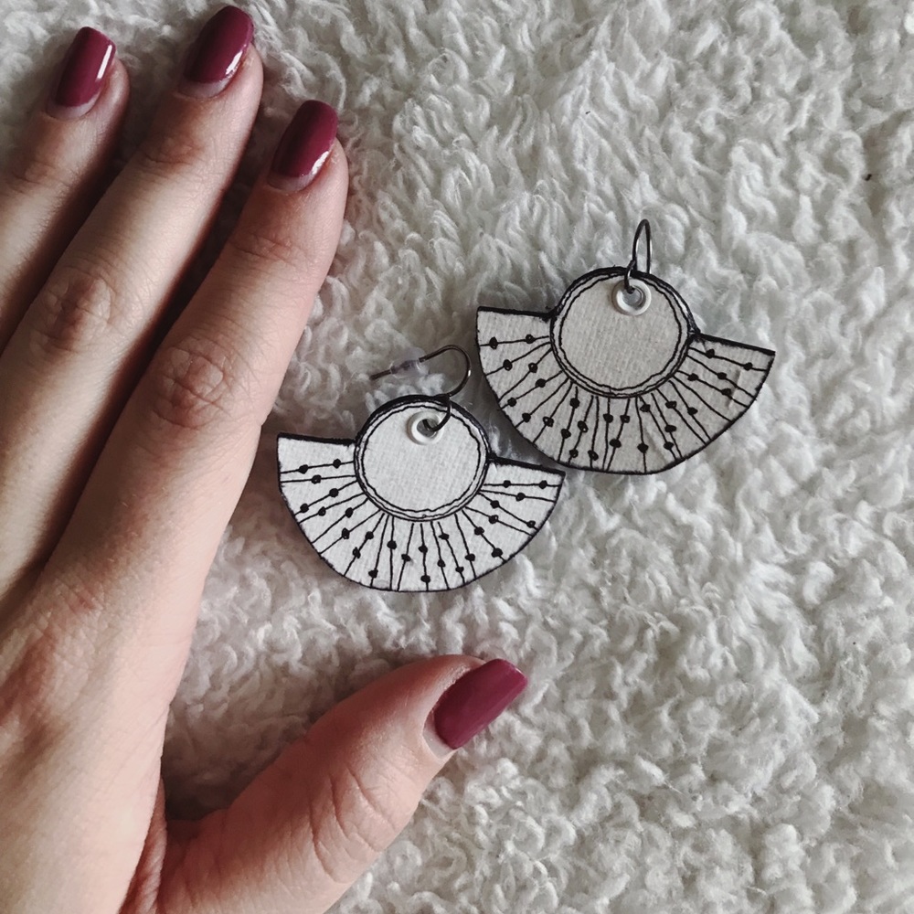 🌞 2/$20 NEVER WORN Handmade Rice Paper Earrings